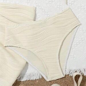Extra Small cream textured high waisted SHEIN bikini bottoms